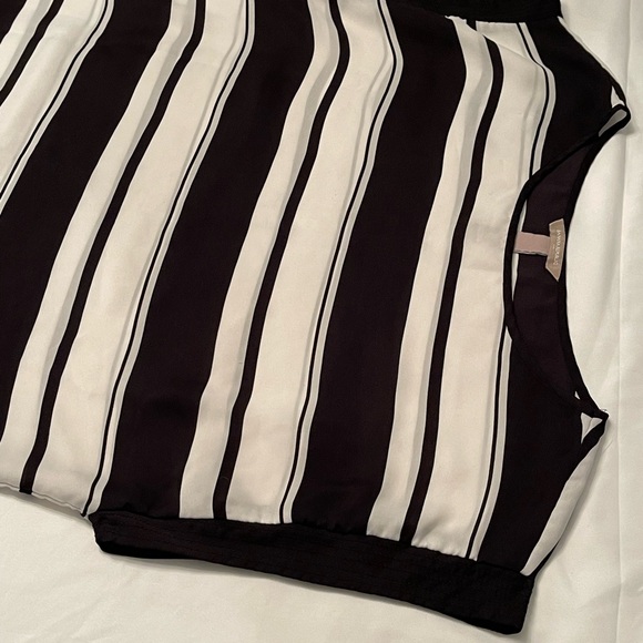 Banana Republic striped blouse. - Picture 2 of 6